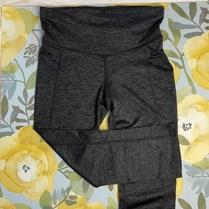 XERSION Gray Capri Tummy Control Spandex Leggings | Small